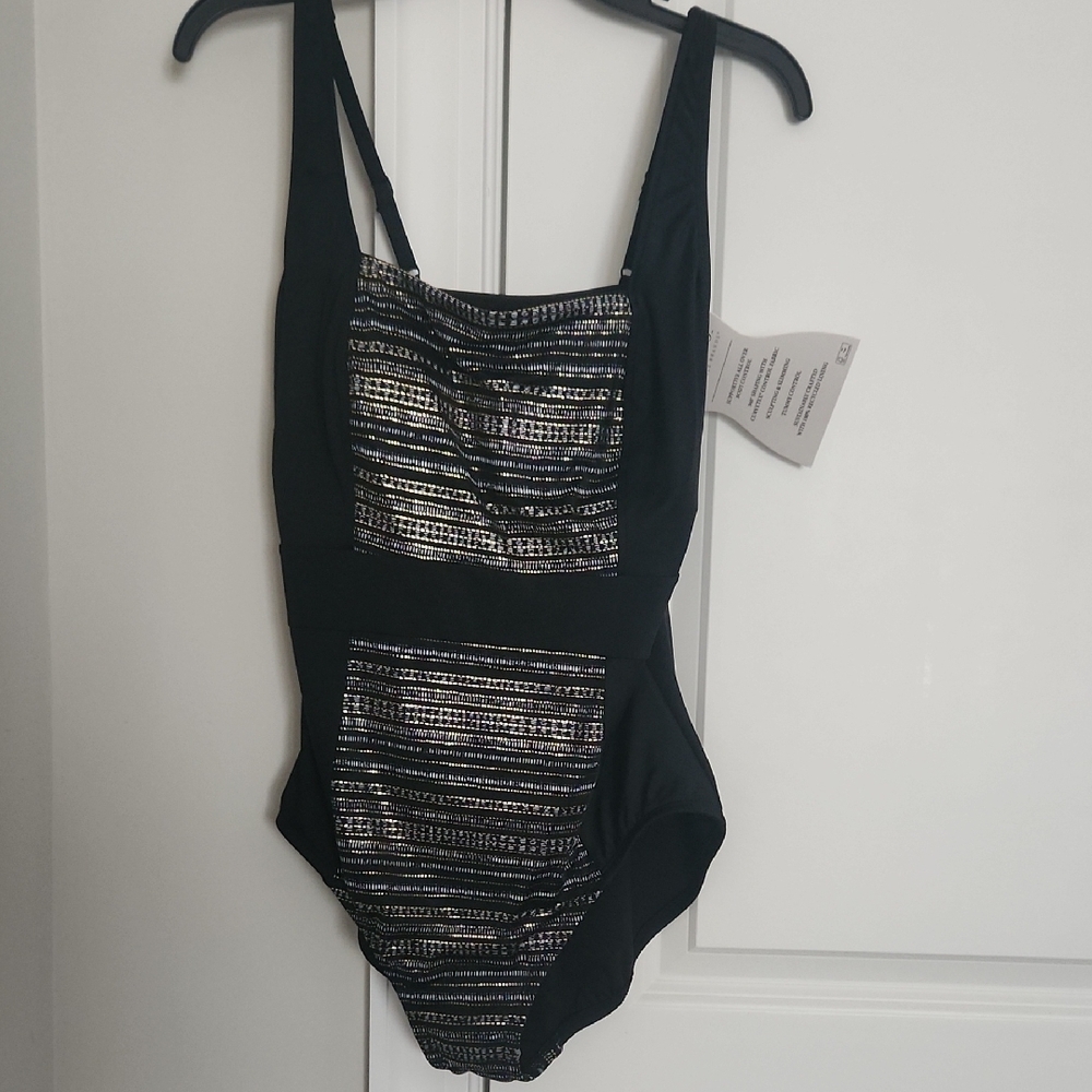 Embrace Your Curves by Miracle Brands Women's Square Neck One Piece Swimsuit NWT